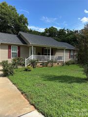 33 Railroad Avenue, York, SC 29745