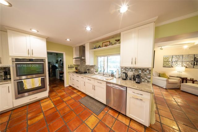 16445 SW 80th Ave, Palmetto Bay, FL 33157