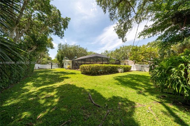16445 SW 80th Ave, Palmetto Bay, FL 33157