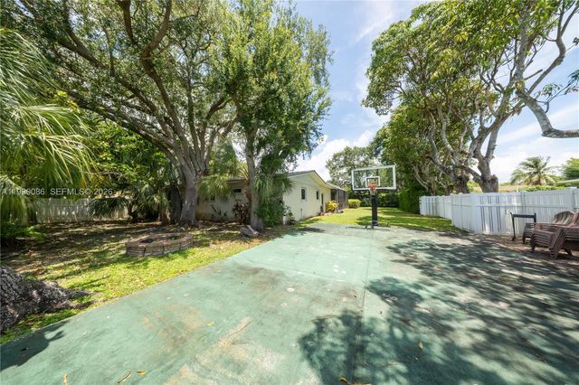 16445 SW 80th Ave, Palmetto Bay, FL 33157