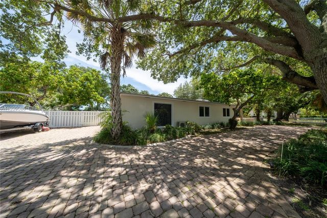16445 SW 80th Ave, Palmetto Bay, FL 33157