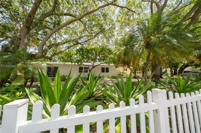 16445 SW 80th Ave, Palmetto Bay, FL 33157