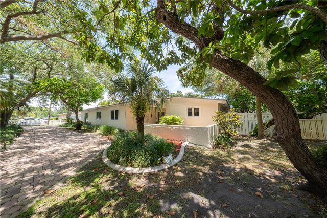 16445 SW 80th Ave, Palmetto Bay, FL 33157