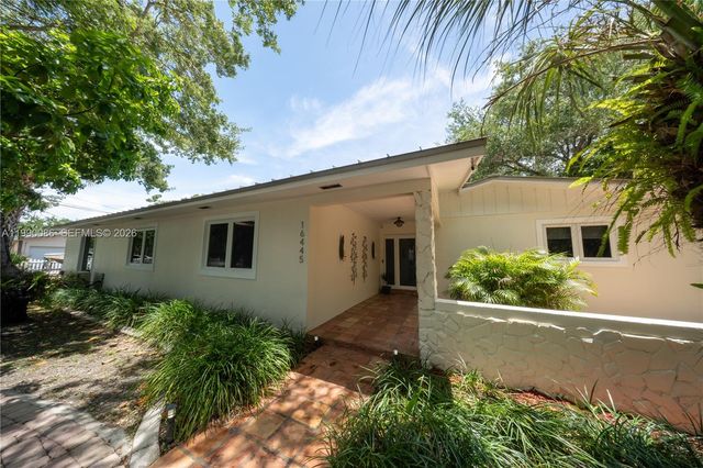 16445 SW 80th Ave, Palmetto Bay, FL 33157