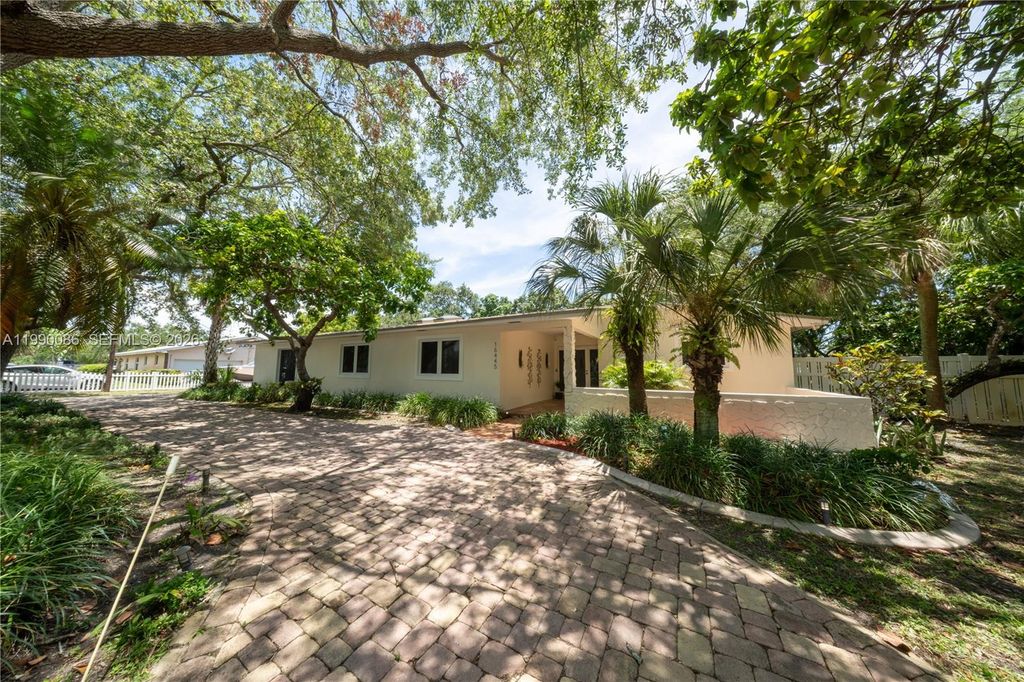 16445 SW 80th Ave, Palmetto Bay, FL 33157