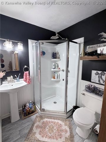 5961 Little Sandy Road, Elkview, WV 25071