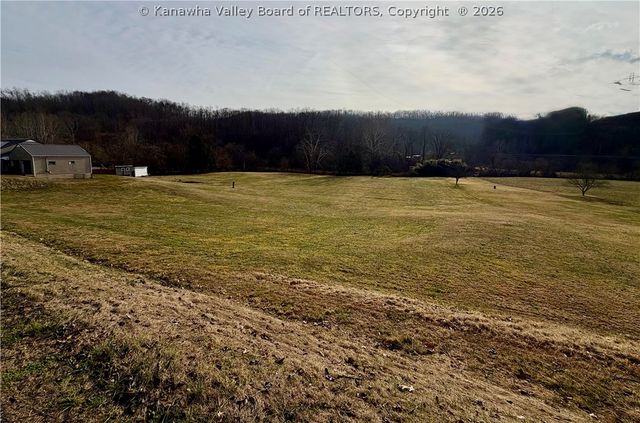 5961 Little Sandy Road, Elkview, WV 25071