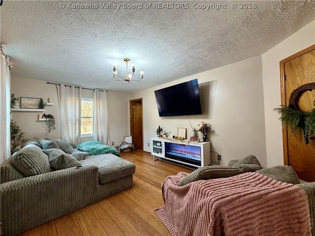 5961 Little Sandy Road, Elkview, WV 25071