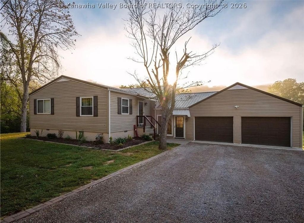 5961 Little Sandy Road, Elkview, WV 25071