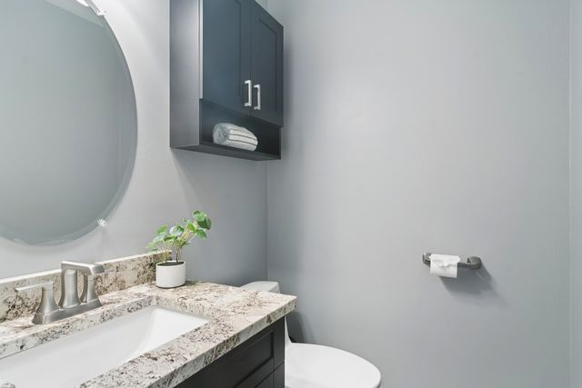 1032 W Park Place Drive, Bartlett, IL 60103