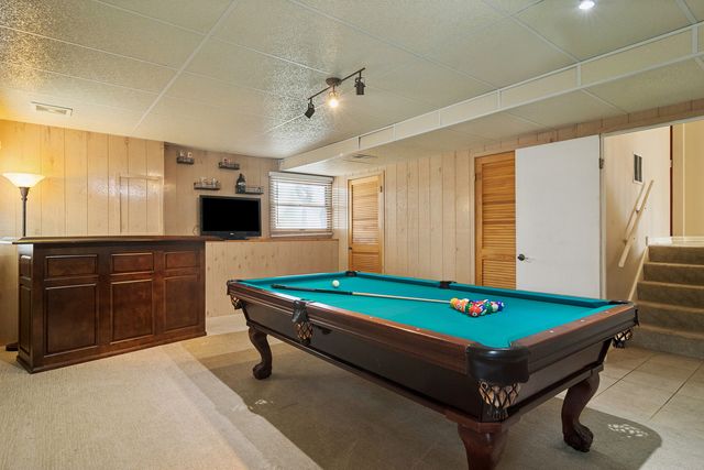 1032 W Park Place Drive, Bartlett, IL 60103