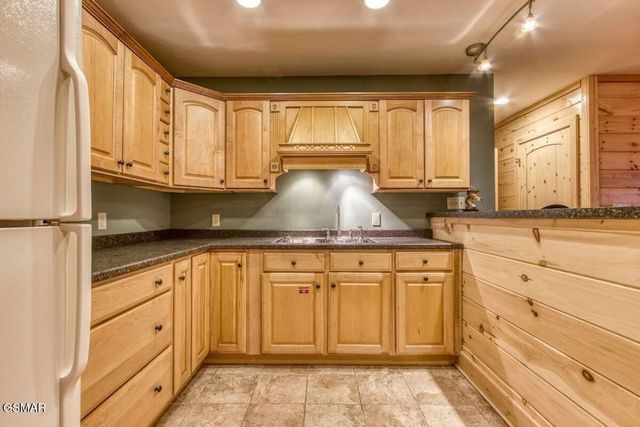 1170 Lower Alpine Way, Gatlinburg, TN 37738