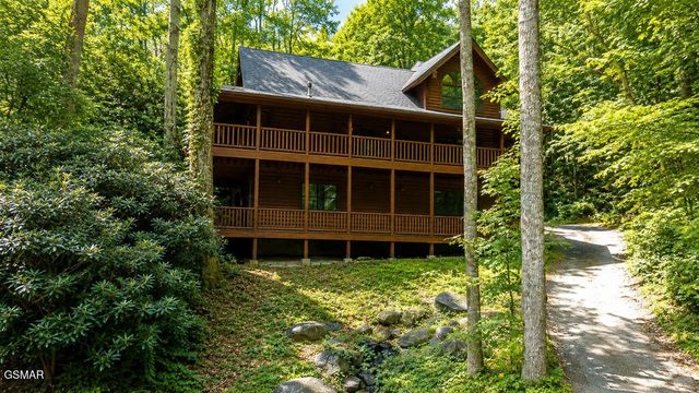 1170 Lower Alpine Way, Gatlinburg, TN 37738