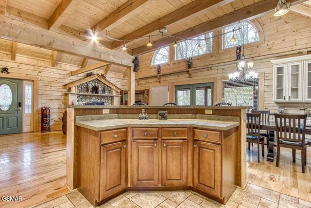 1170 Lower Alpine Way, Gatlinburg, TN 37738