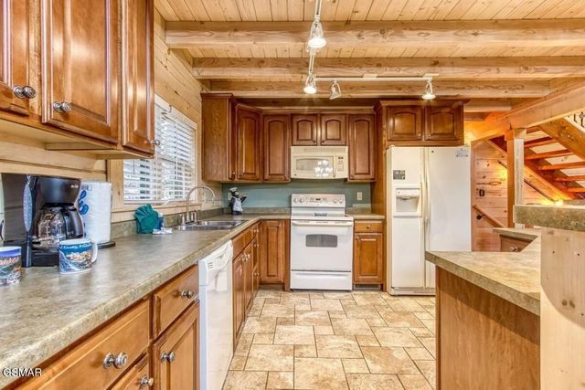 1170 Lower Alpine Way, Gatlinburg, TN 37738