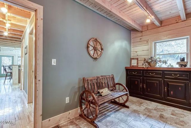 1170 Lower Alpine Way, Gatlinburg, TN 37738