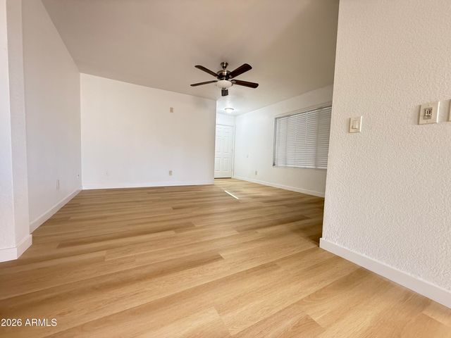 4837 N 87th Avenue, Phoenix, AZ 85037