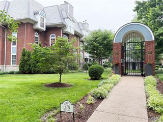 4235 W Pine Boulevard 21, St Louis, MO 63108
