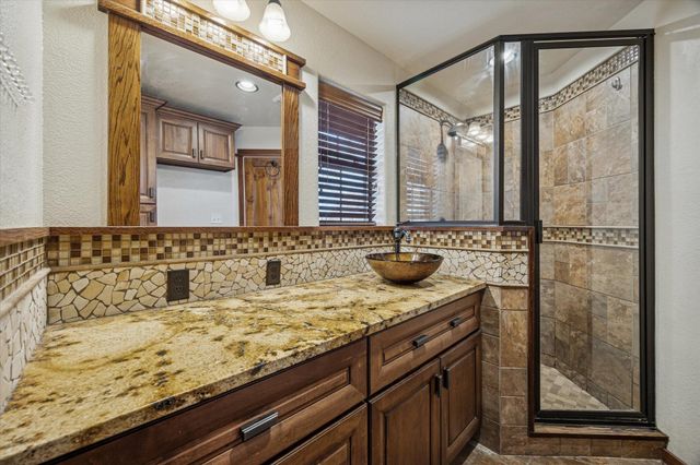 137 Hill Dr DR, Granite Shoals, TX 78654