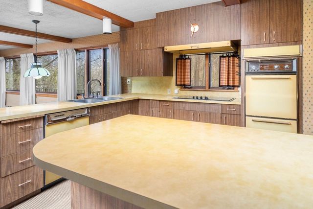 1700 Hillcrest Road, Saint Cloud, MN 56303