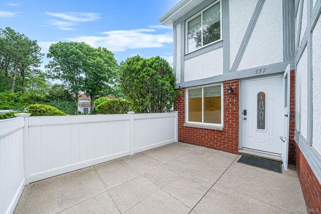 577 Blue Ridge Drive, Medford, NY 11763