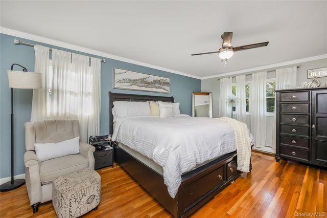 6 Marlon Lane, Hauppauge, NY 11788