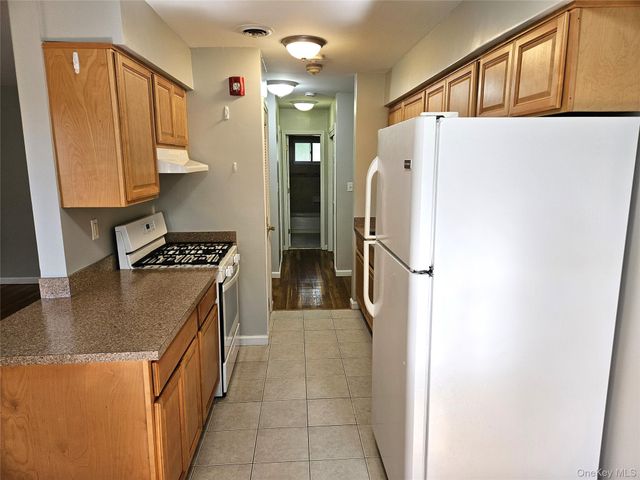 18 Pavilion Ridge Way 17, Suffern, NY 10901