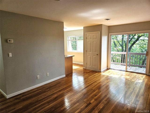 18 Pavilion Ridge Way 17, Suffern, NY 10901