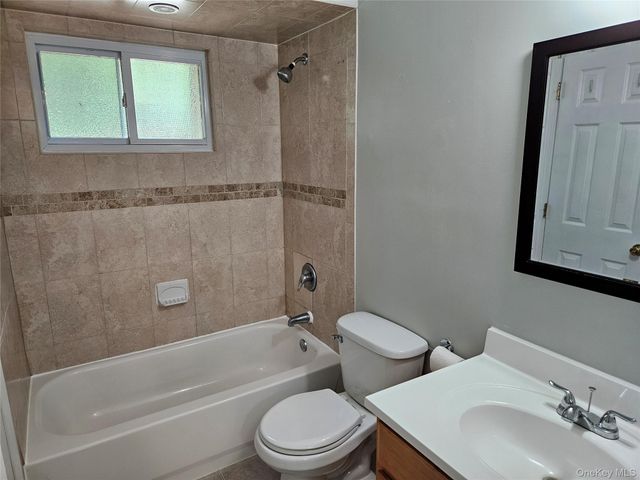 18 Pavilion Ridge Way 17, Suffern, NY 10901