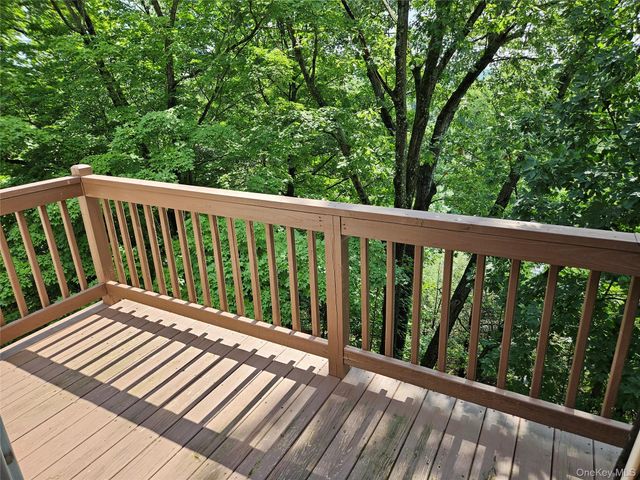 18 Pavilion Ridge Way 17, Suffern, NY 10901