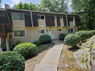 18 Pavilion Ridge Way 17, Suffern, NY 10901