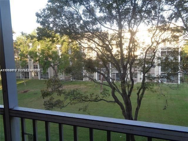 1075 Riverside Dr 304, Coral Springs, FL 33071