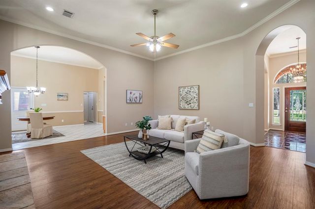 24 Wind River Drive, Conroe, TX 77384