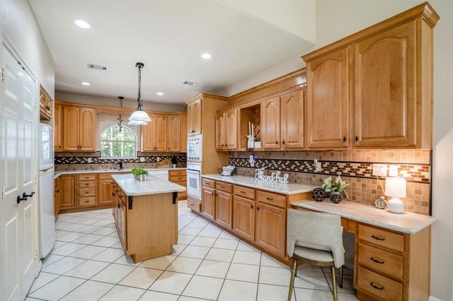 24 Wind River Drive, Conroe, TX 77384