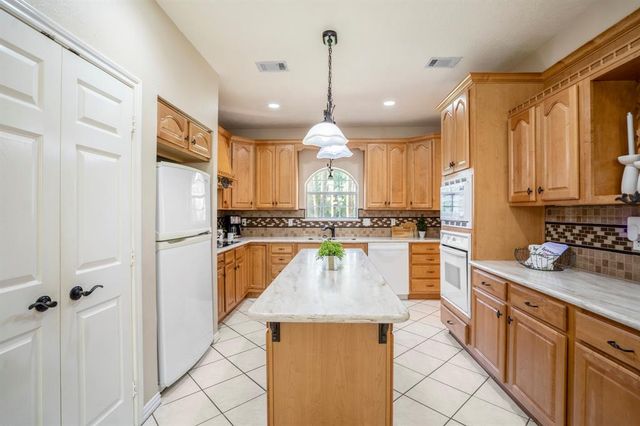 24 Wind River Drive, Conroe, TX 77384