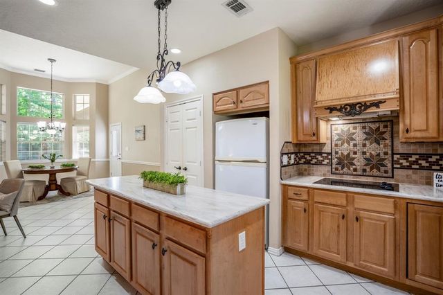 24 Wind River Drive, Conroe, TX 77384