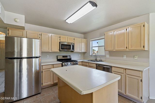 409 DESERT CHICORY Street, El Paso, TX 79928