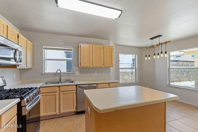 409 DESERT CHICORY Street, El Paso, TX 79928