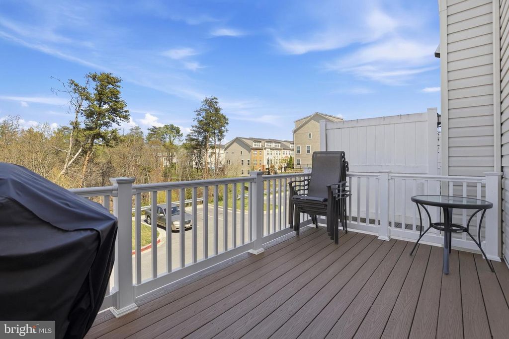 Image 15 of property listing at 7140 BANBURY DR, Hanover, MD 21076