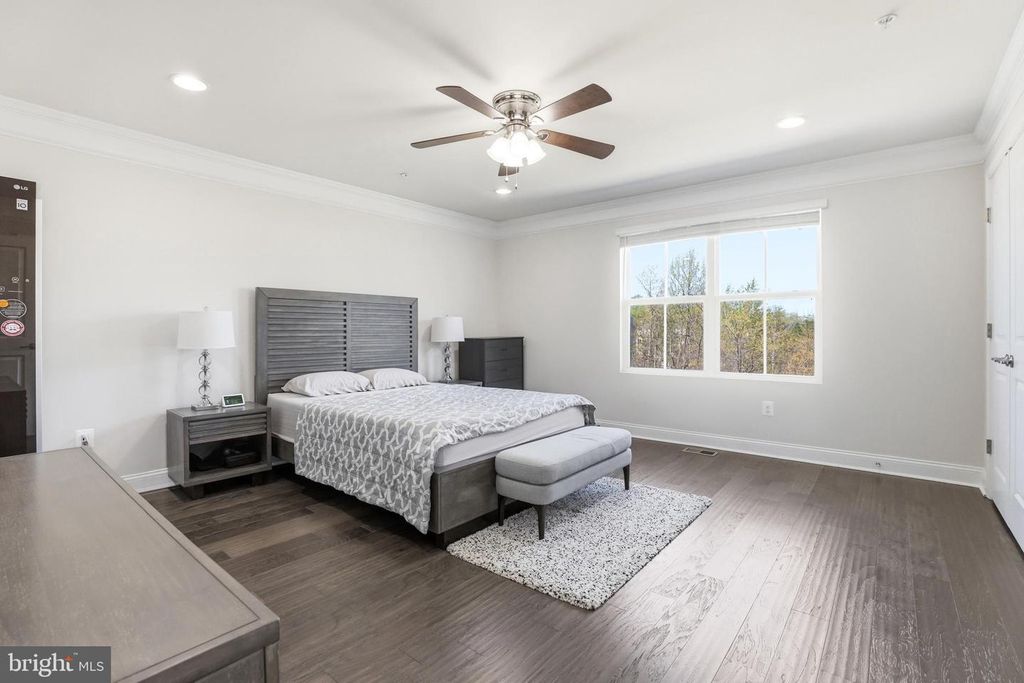 Image 18 of property listing at 7140 BANBURY DR, Hanover, MD 21076