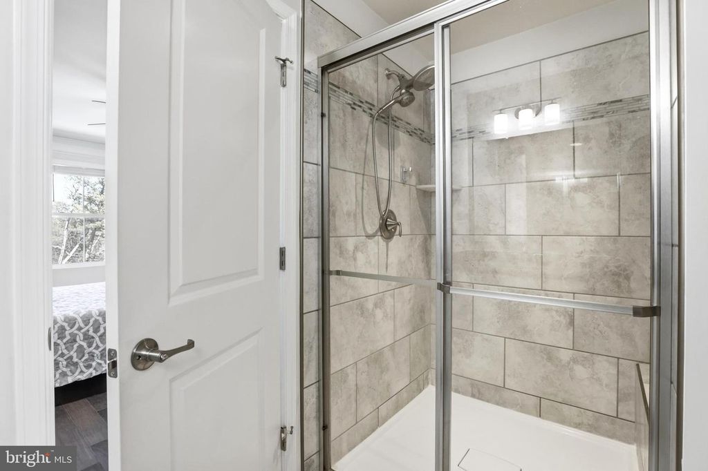 Image 21 of property listing at 7140 BANBURY DR, Hanover, MD 21076