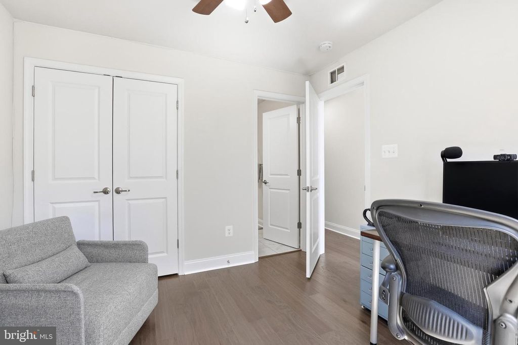 Image 23 of property listing at 7140 BANBURY DR, Hanover, MD 21076