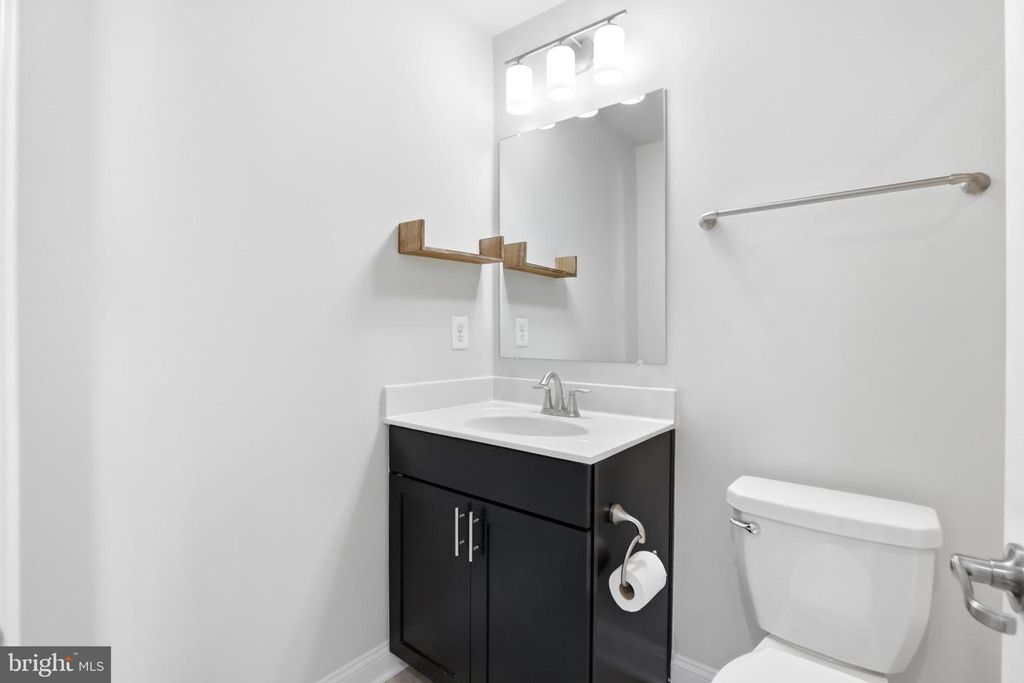 Image 29 of property listing at 7140 BANBURY DR, Hanover, MD 21076