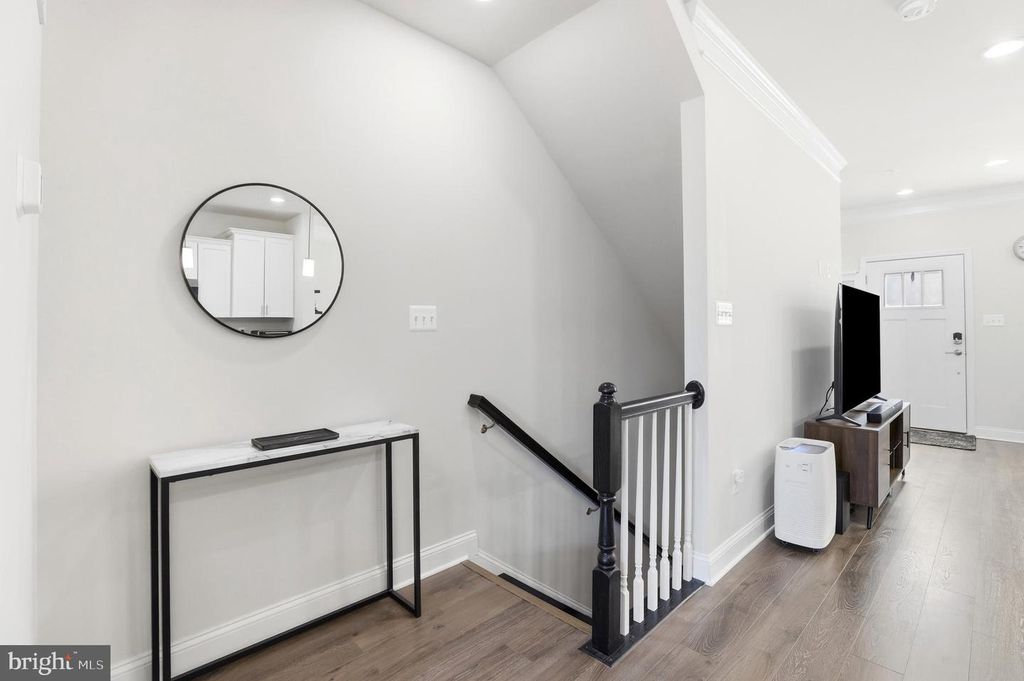 Image 34 of property listing at 7140 BANBURY DR, Hanover, MD 21076