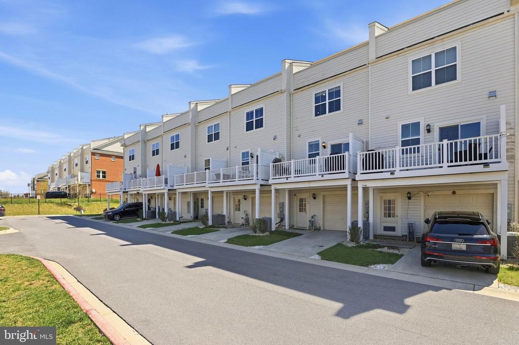 Image 39 of property listing at 7140 BANBURY DR, Hanover, MD 21076