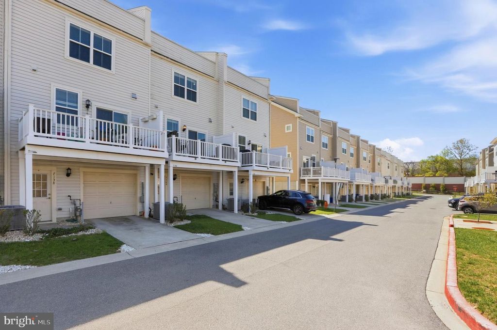 Image 40 of property listing at 7140 BANBURY DR, Hanover, MD 21076