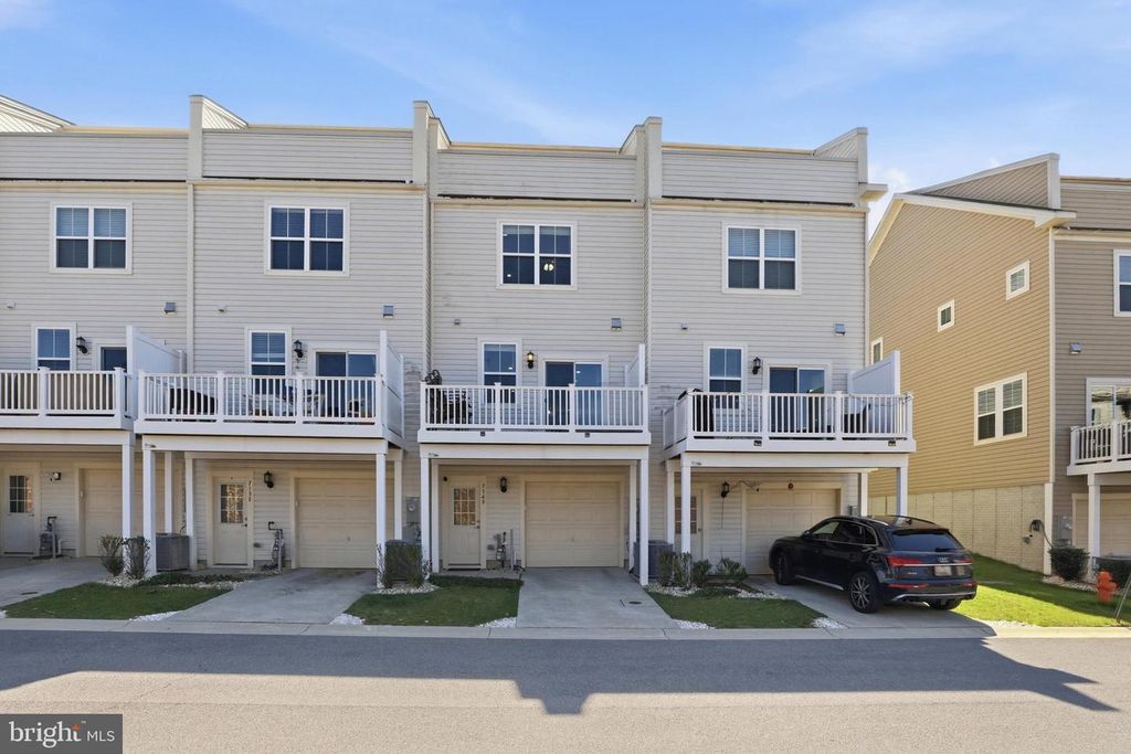 Image 41 of property listing at 7140 BANBURY DR, Hanover, MD 21076