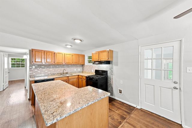 27 Greenway Drive, Little Rock, AR 72209