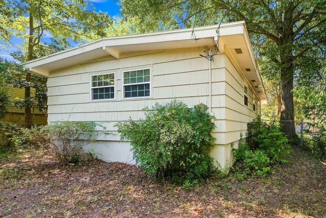27 Greenway Drive, Little Rock, AR 72209