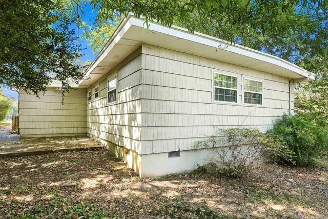 27 Greenway Drive, Little Rock, AR 72209